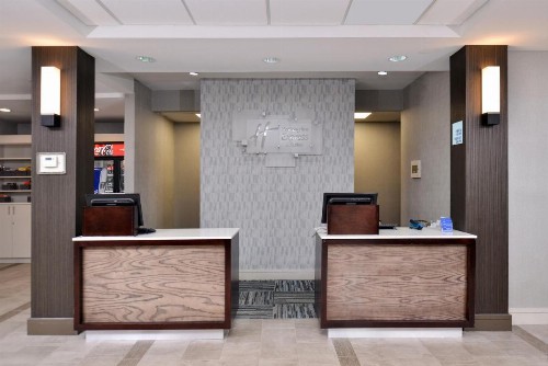 Holiday Inn Express Hotel & Suites Lafayette an IHG Hotel - image 7