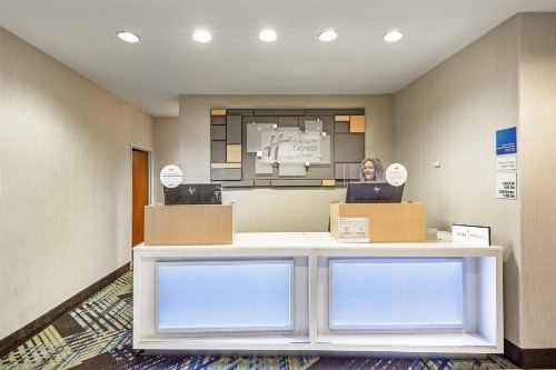 Holiday Inn Express Hotel & Suites Lafayette South an IHG Hotel - image 8