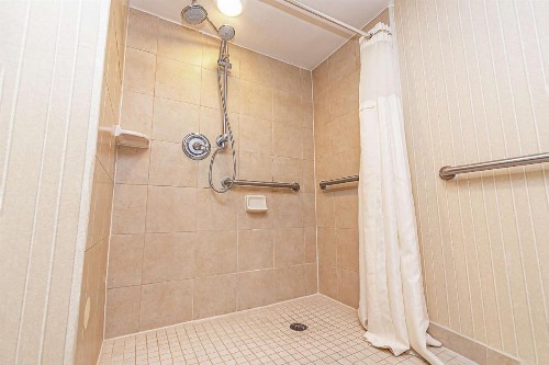 DoubleTree by Hilton Lafayette - image 30