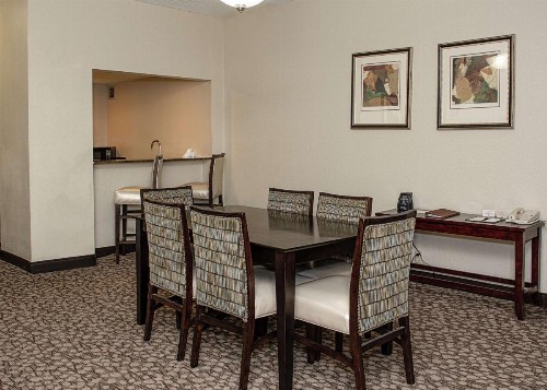 DoubleTree by Hilton Lafayette - image 39