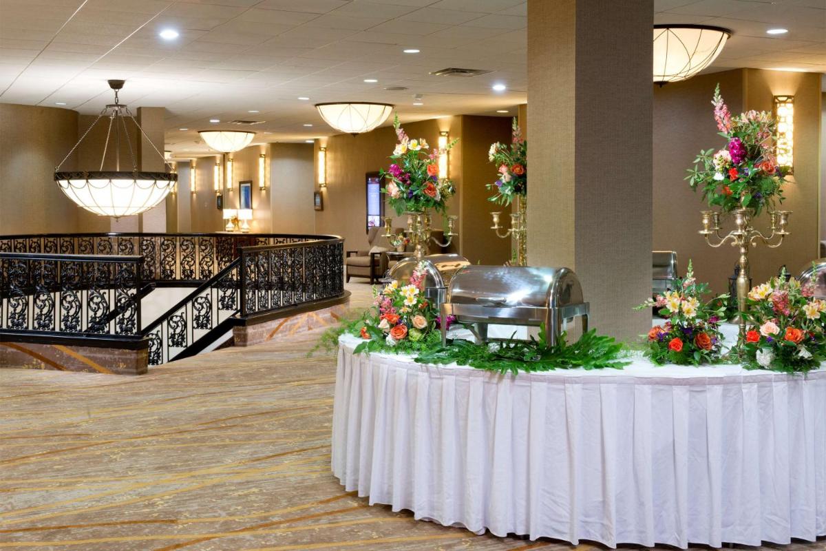 DoubleTree by Hilton Lafayette - image 7