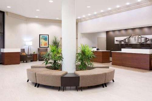 DoubleTree by Hilton Lafayette - image 9