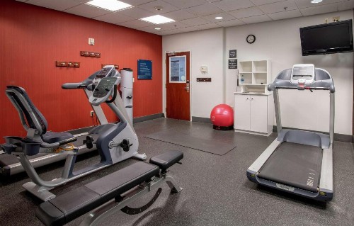Hampton Inn and Suites Lafayette - image 13