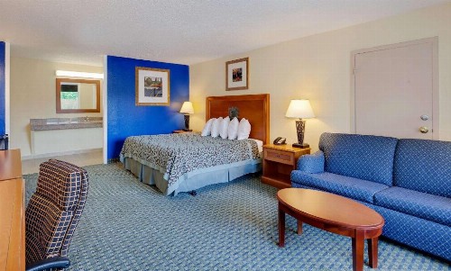 Days Inn by Wyndham Lafayette Near Lafayette Airport - image 10