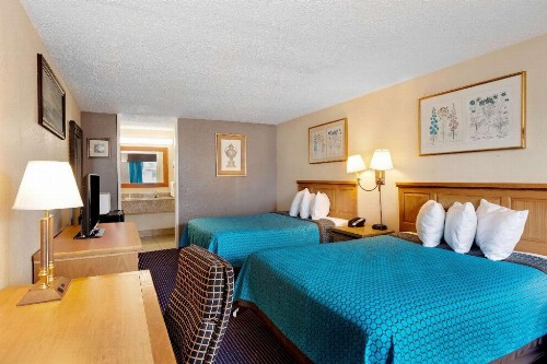 Days Inn by Wyndham Lafayette Near Lafayette Airport - image 24