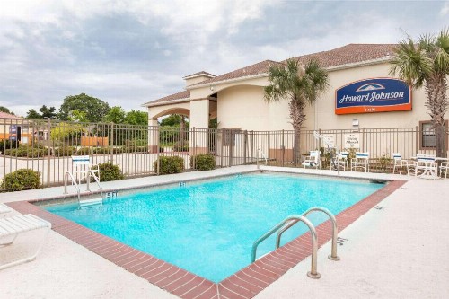 Howard Johnson by Wyndham Lafayette - image 2