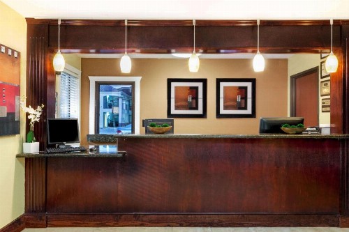Howard Johnson by Wyndham Lafayette - image 3