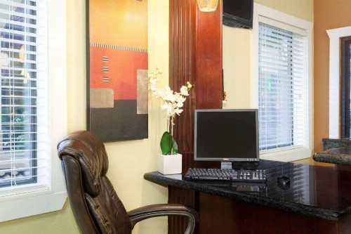 Howard Johnson by Wyndham Lafayette - image 5