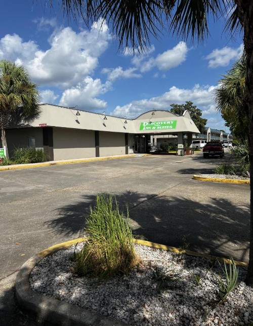 Discovery Inn Lafayette - image 12