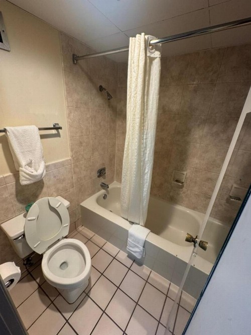 Discovery Inn Lafayette - image 17