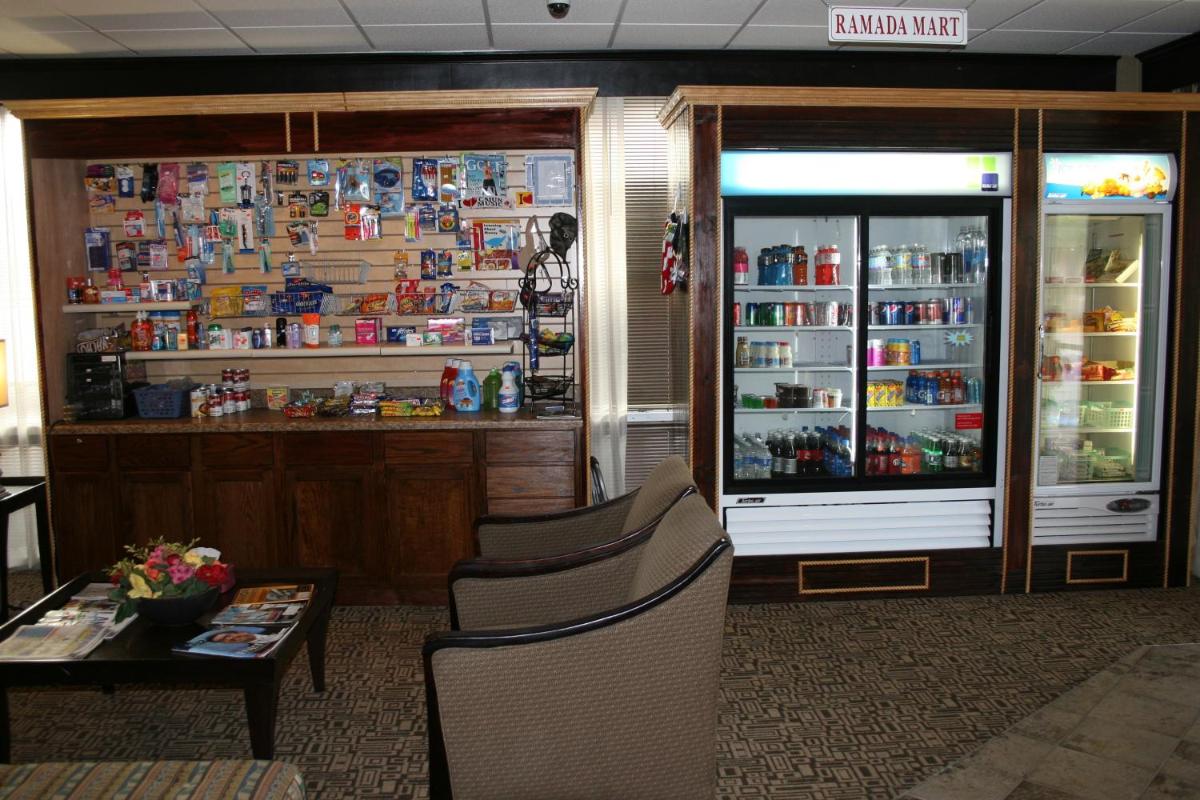 Discovery Inn Lafayette - image 3