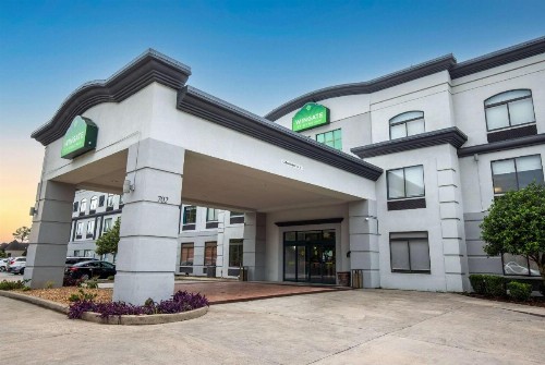 Wingate by Wyndham Lafayette Airport - image 2