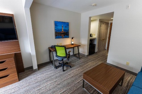 Wingate by Wyndham Lafayette Airport - image 42