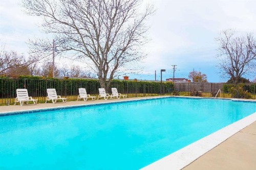 Days Inn by Wyndham Lafayette/University - image 3