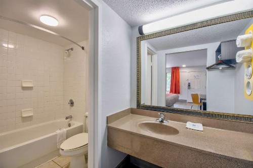 Motel 6-Lafayette LA - image 17