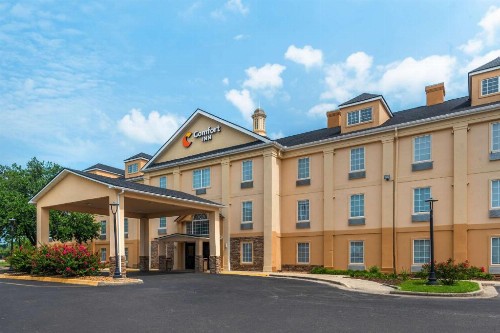 Baymont by Wyndham Lafayette Airport - image 11