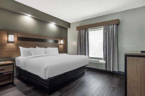 Baymont by Wyndham Lafayette Airport - image 26