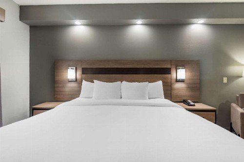 Baymont by Wyndham Lafayette Airport - image 34