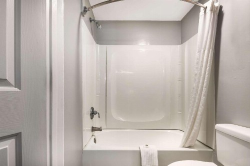 Baymont by Wyndham Lafayette Airport - image 36