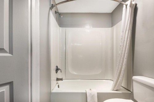 Baymont by Wyndham Lafayette Airport - image 42