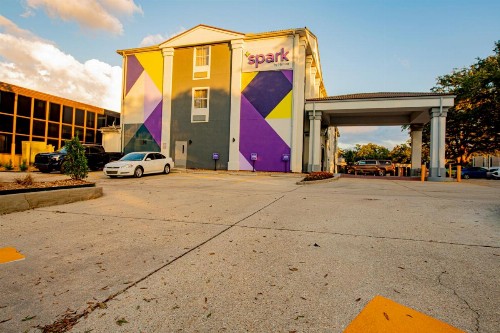 Clarion Pointe Lafayette - image 8