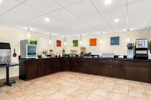 Quality Inn & Suites Lafayette - image 11