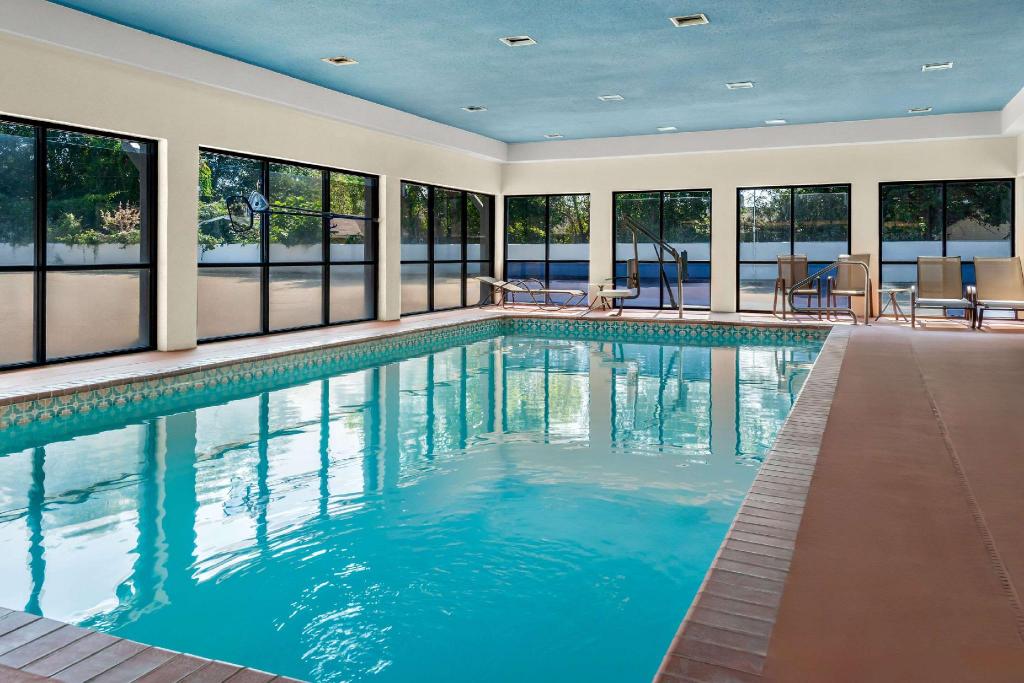 Quality Inn & Suites Lafayette - image 3