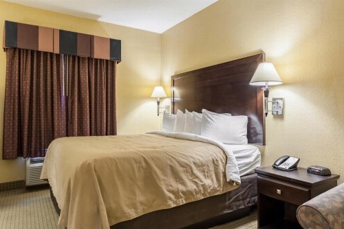 Quality Inn & Suites Lafayette - image 35