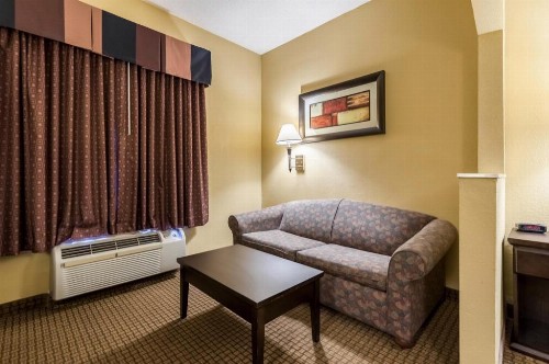 Quality Inn & Suites Lafayette - image 36