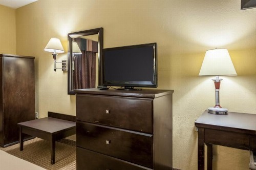 Quality Inn & Suites Lafayette - image 40