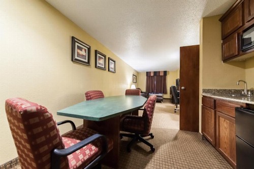 Quality Inn & Suites Lafayette - image 6