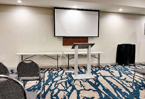 Comfort Suites Oil Center - image 10