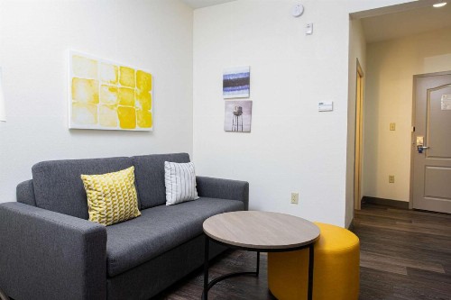 Comfort Suites Oil Center - image 14