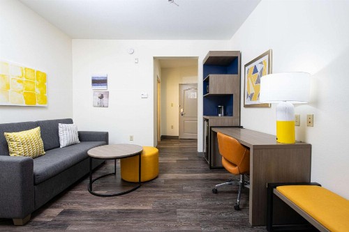 Comfort Suites Oil Center - image 15