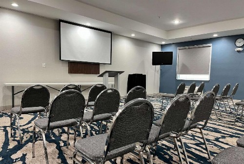 Comfort Suites Oil Center - image 19