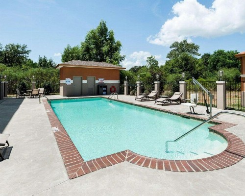 Comfort Suites Oil Center - image 23