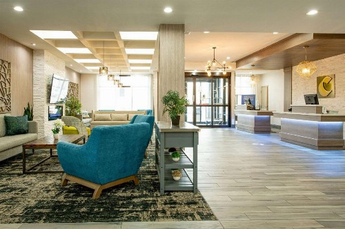 Comfort Suites Oil Center - image 3