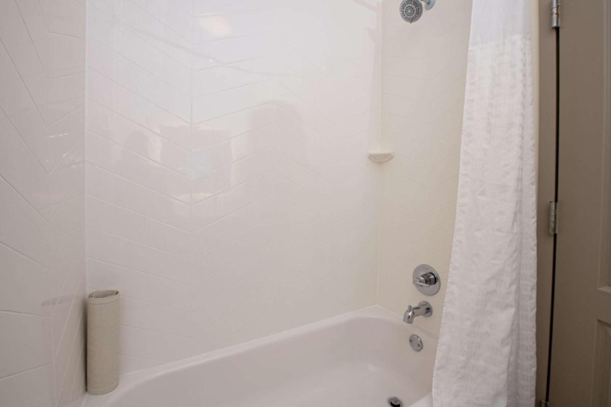 Comfort Suites Oil Center - image 4