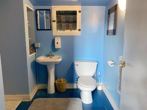Blue Moon Guest House - image 34