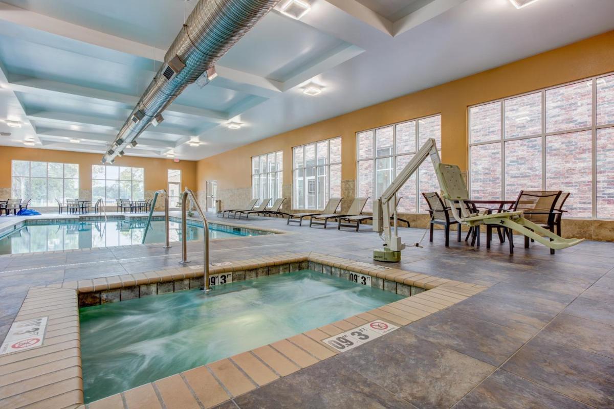 Holiday Inn Lafayette North an IHG Hotel - image 3