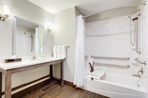 Holiday Inn Lafayette North an IHG Hotel - image 39