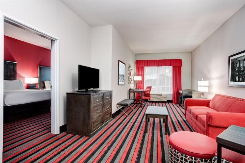 Holiday Inn Lafayette North an IHG Hotel - image 48