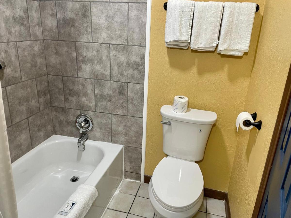 Economy Inn Carencro - image 7