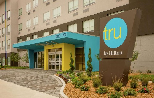 Tru by Hilton Lafayette River Ranch - image 39