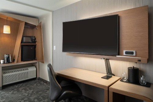 Courtyard by Marriott Lafayette South - image 20