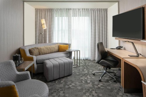Courtyard by Marriott Lafayette South - image 4
