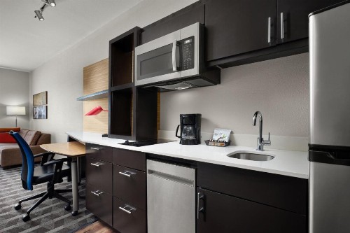 TownePlace Suites by Marriott Lafayette South - image 3