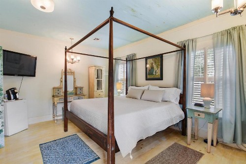 T'Frere's Bed & Breakfast - image 10