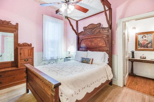 T'Frere's Bed & Breakfast - image 17
