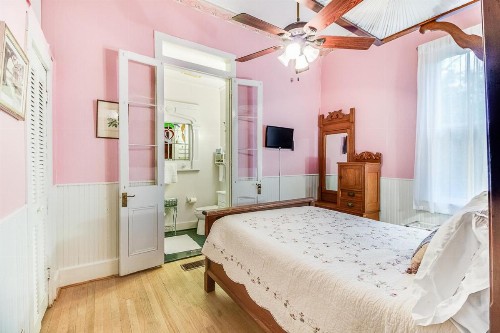 T'Frere's Bed & Breakfast - image 2